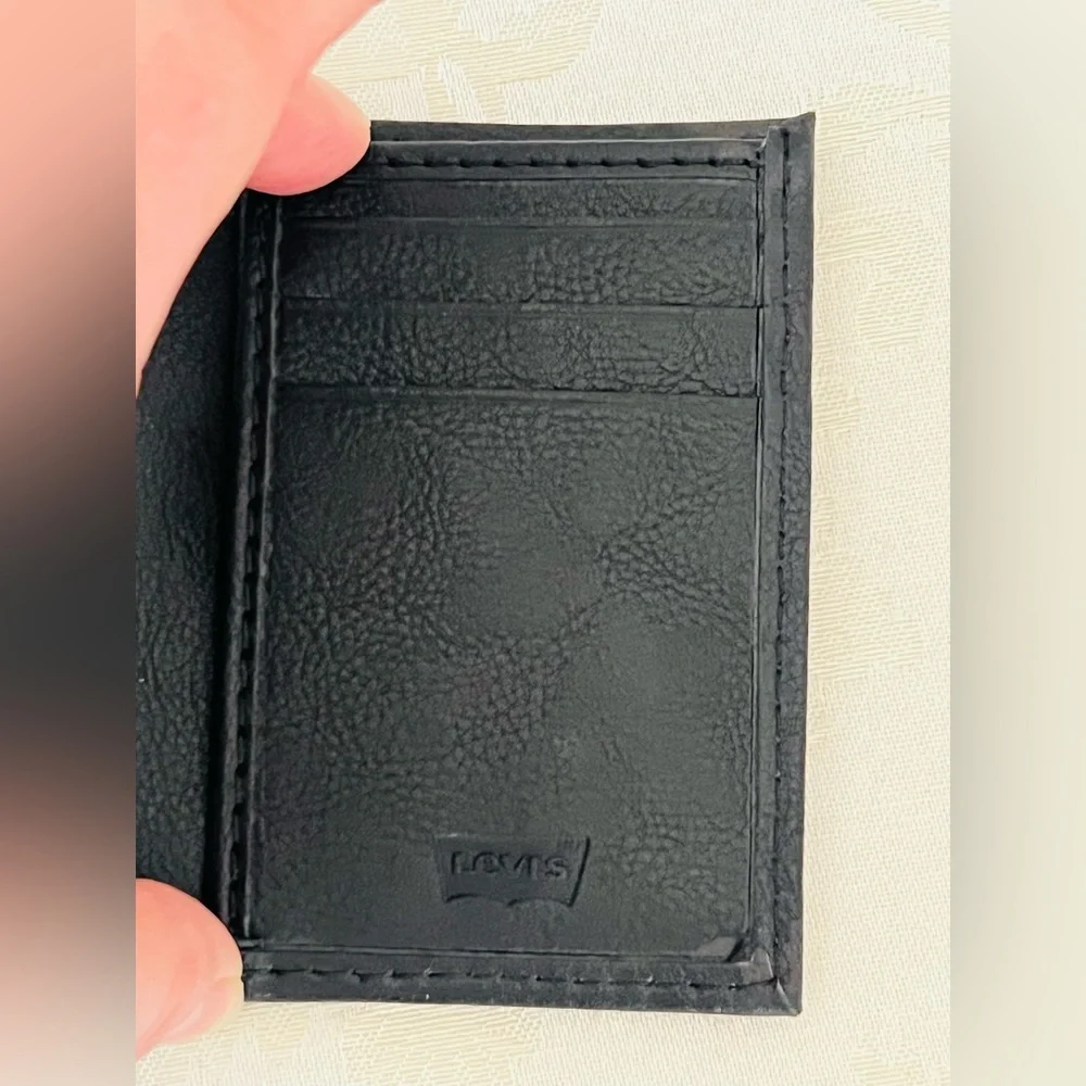 Levi's Men's Trifold Leather Wallet Black RFID Blocking Security Wallet NWT